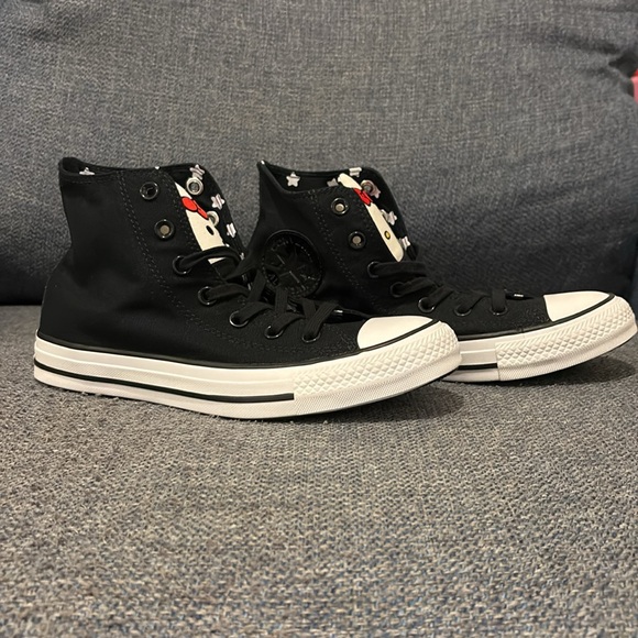 Hello Kitty x Converse Chuck Taylor All-Star High 😻✨ Women's 8 NEW!!! - Picture 5 of 7